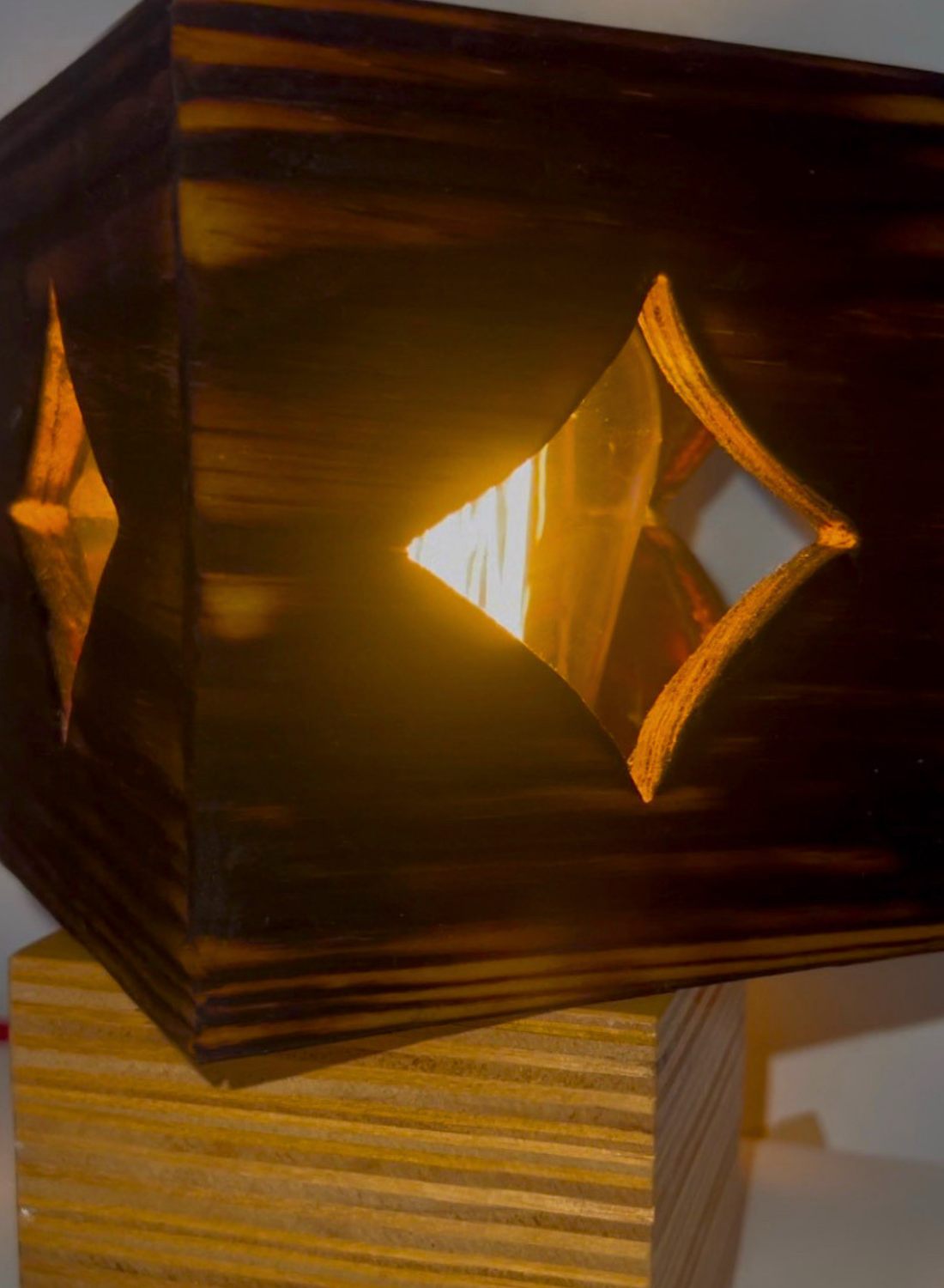 DOA madera — detalle